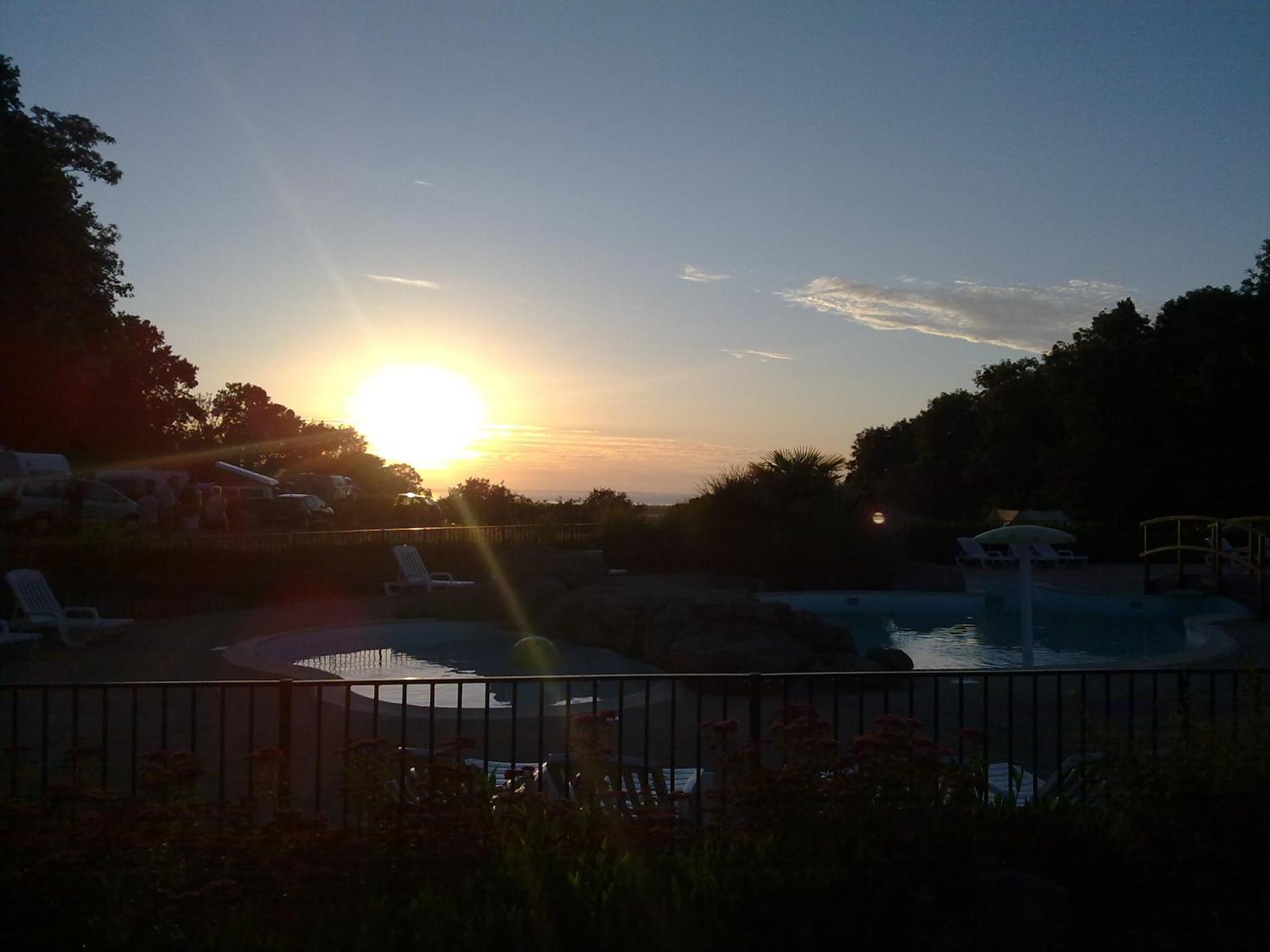 Camping Le Balcon De La Baie Saint-Marcan Exteriör bild