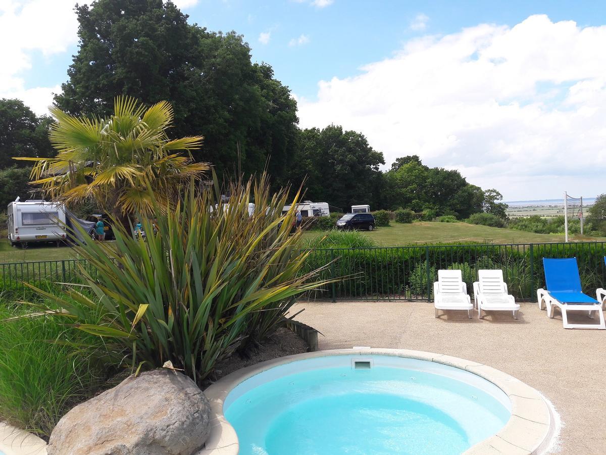 Camping Le Balcon De La Baie Saint-Marcan Exteriör bild