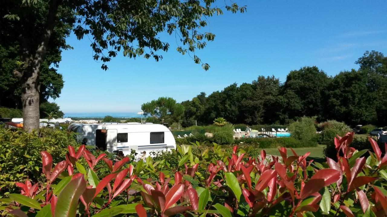 Camping Le Balcon De La Baie Saint-Marcan Exteriör bild