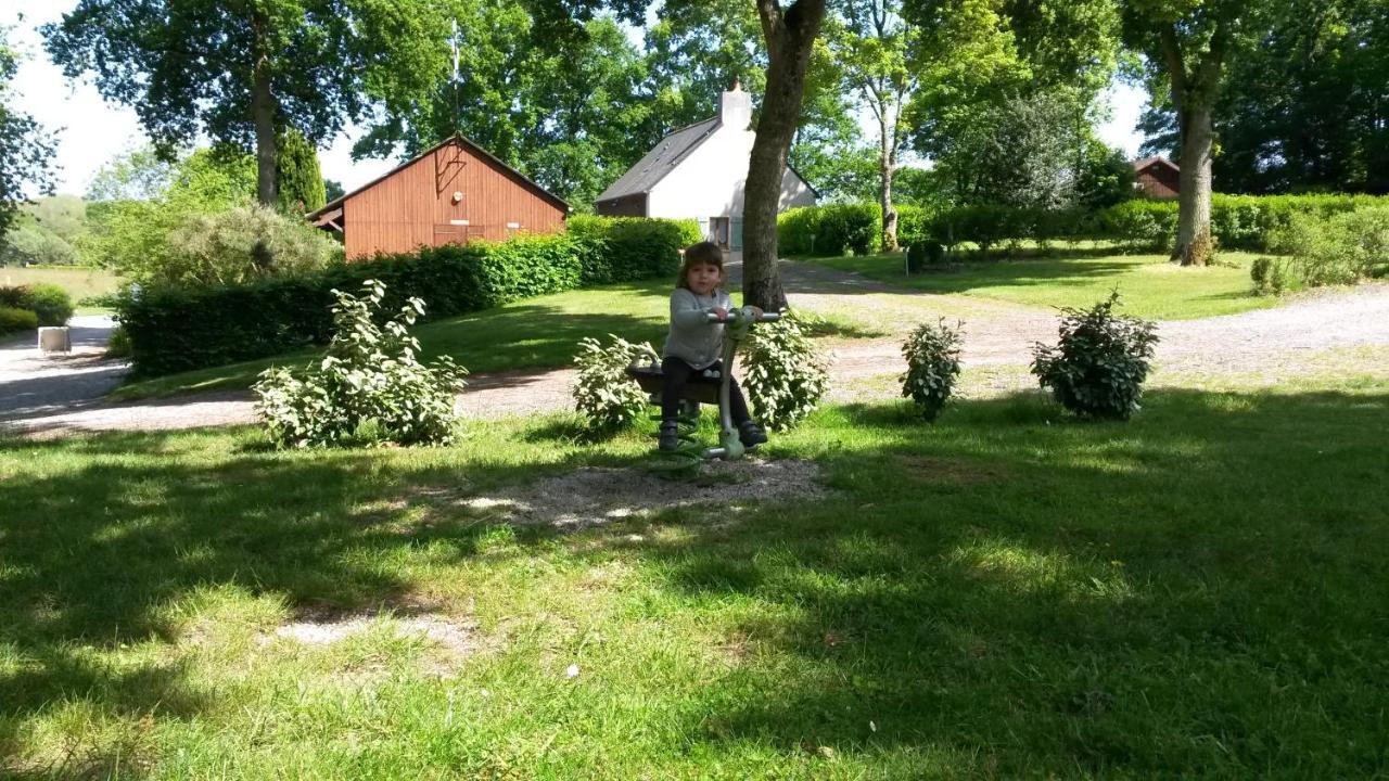 Camping Le Balcon De La Baie Saint-Marcan Exteriör bild